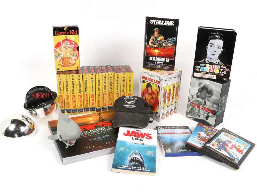 Lot 109 - DIVERS (25)