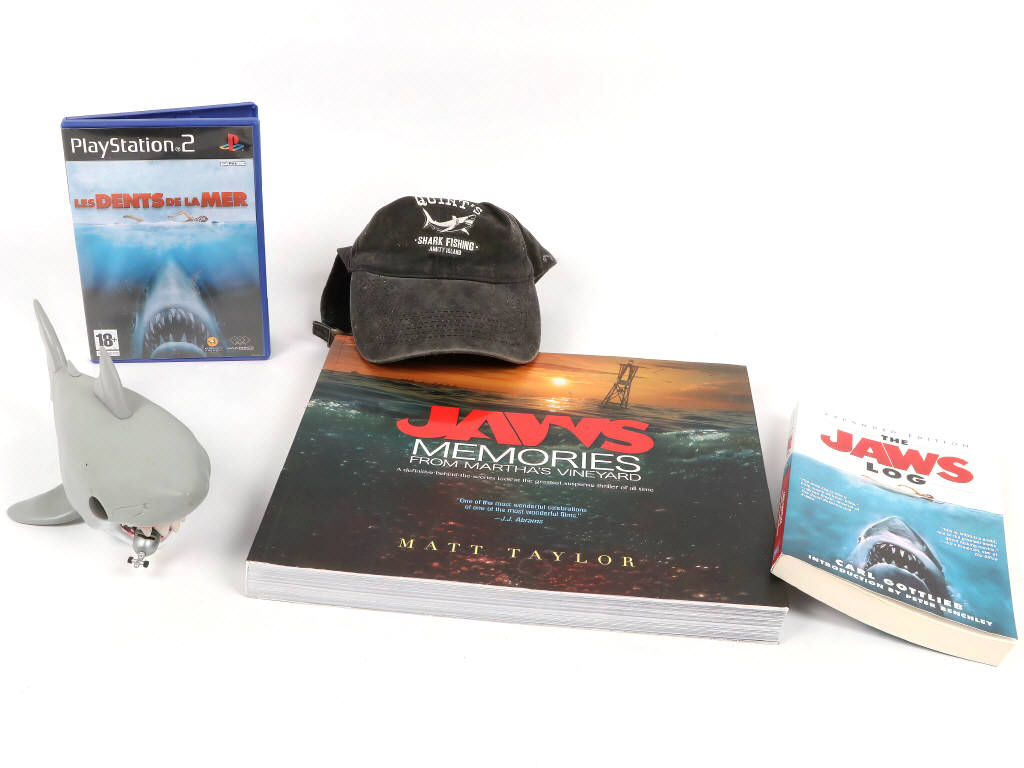 Lot 109 - DIVERS (25)