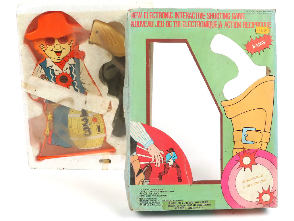 Lot 104 - DIVERS (11)