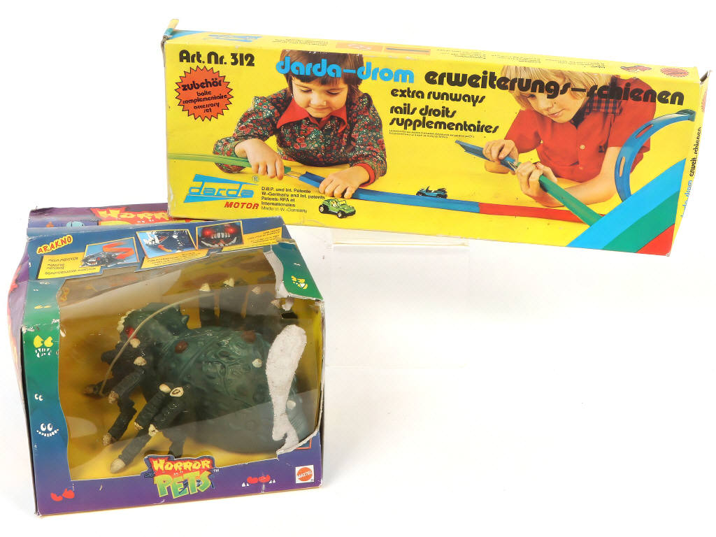 Lot 104 - DIVERS (11)