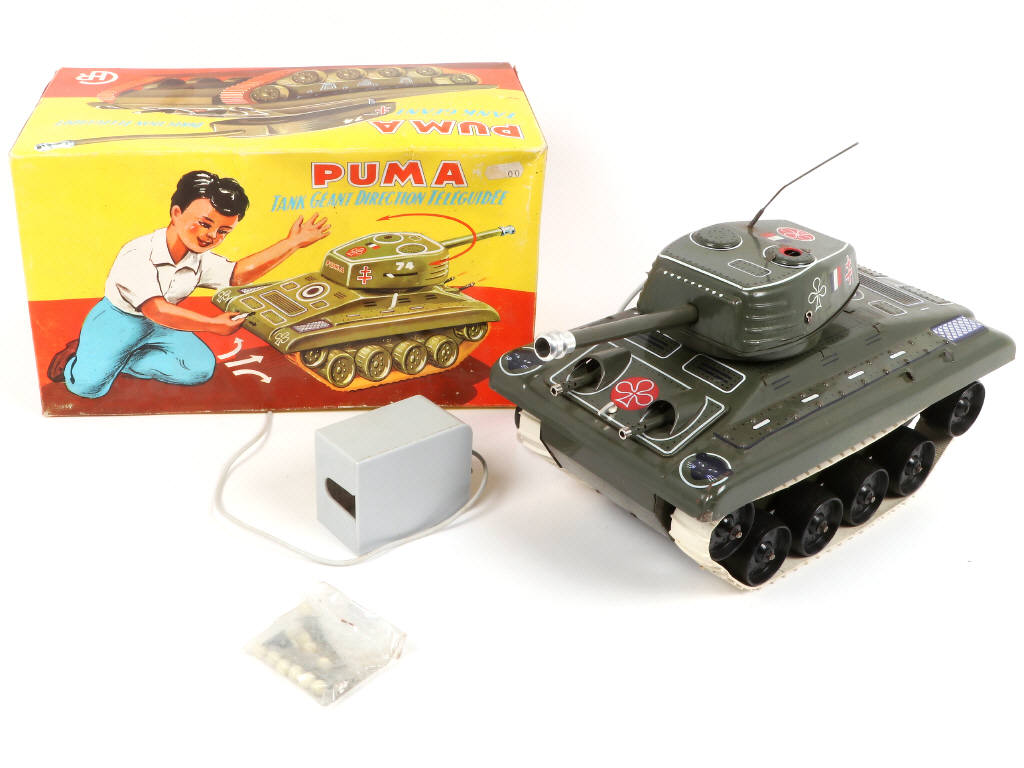 Lot 123 - DIVERS (8)