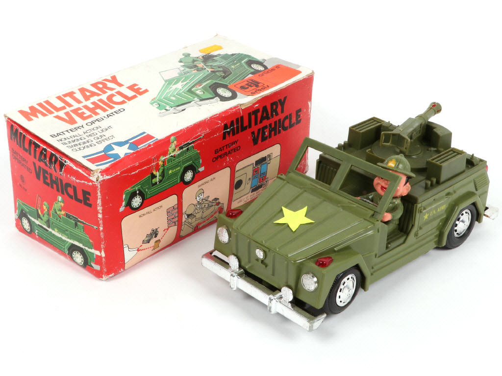 Lot 122 - DIVERS (6)