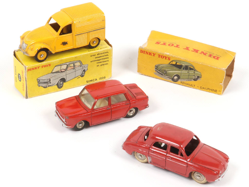 Lot 267 - DINKY TOYS (FRANCE) (3)