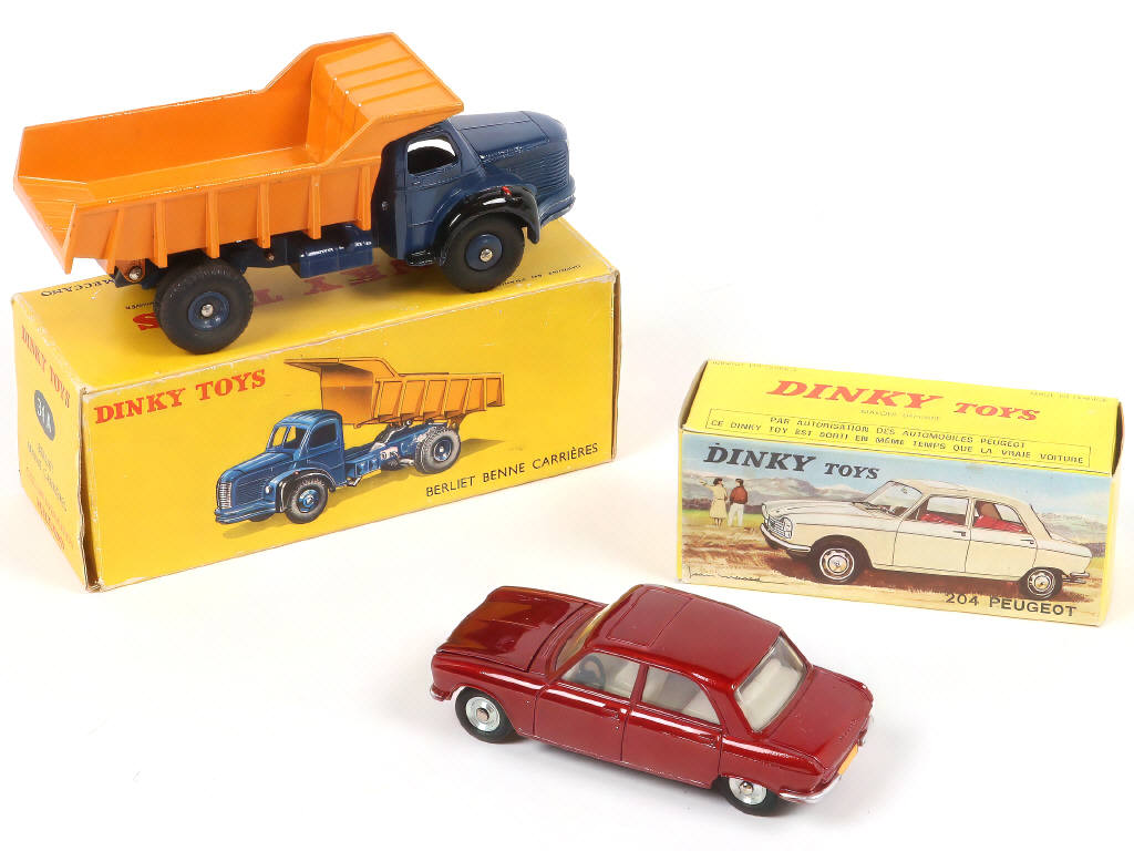 Lot 259 - DINKY TOYS (FRANCE) (2)