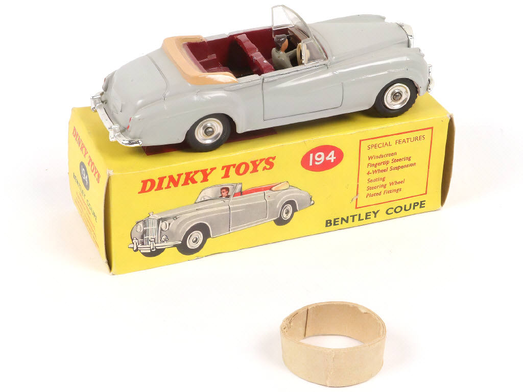 Lot 286 - DINKY TOYS (GB) (1)