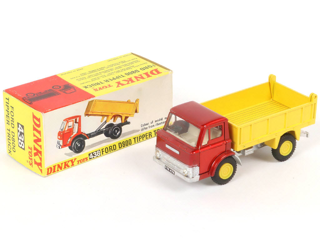Lot 295 - DINKY TOYS (GB) (1)