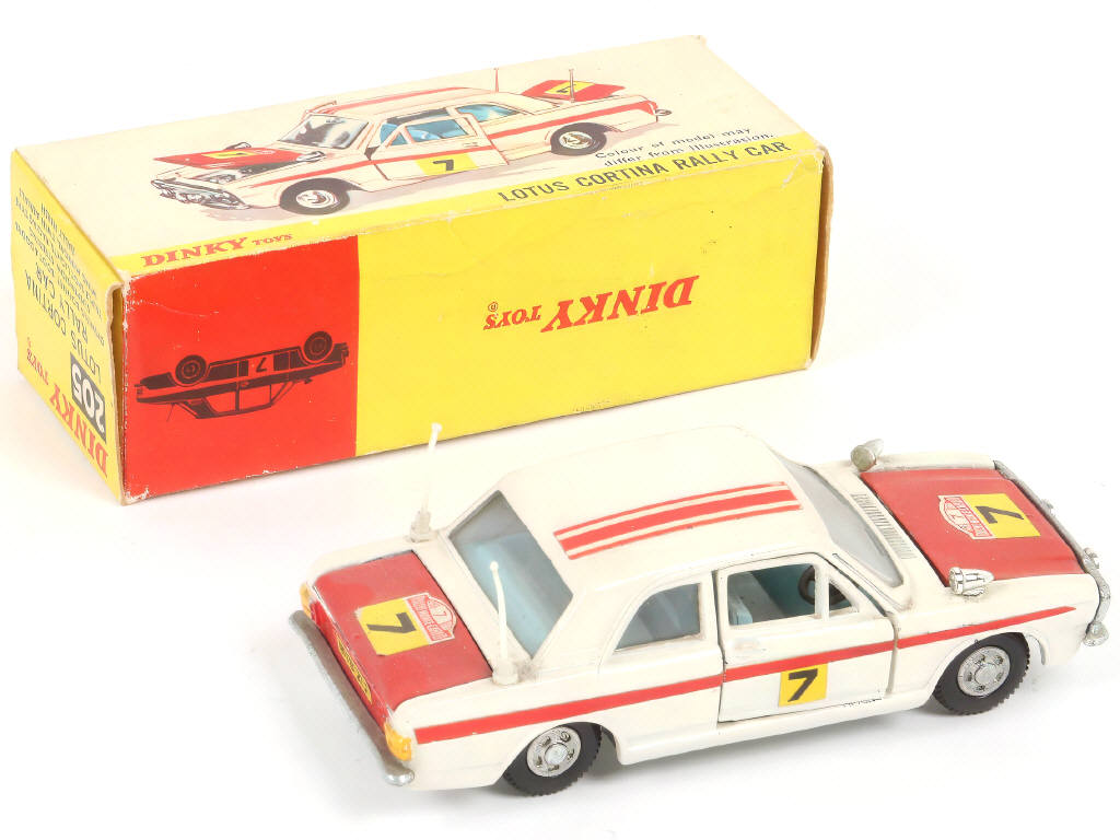 Lot 288 - DINKY TOYS (GB) (1)