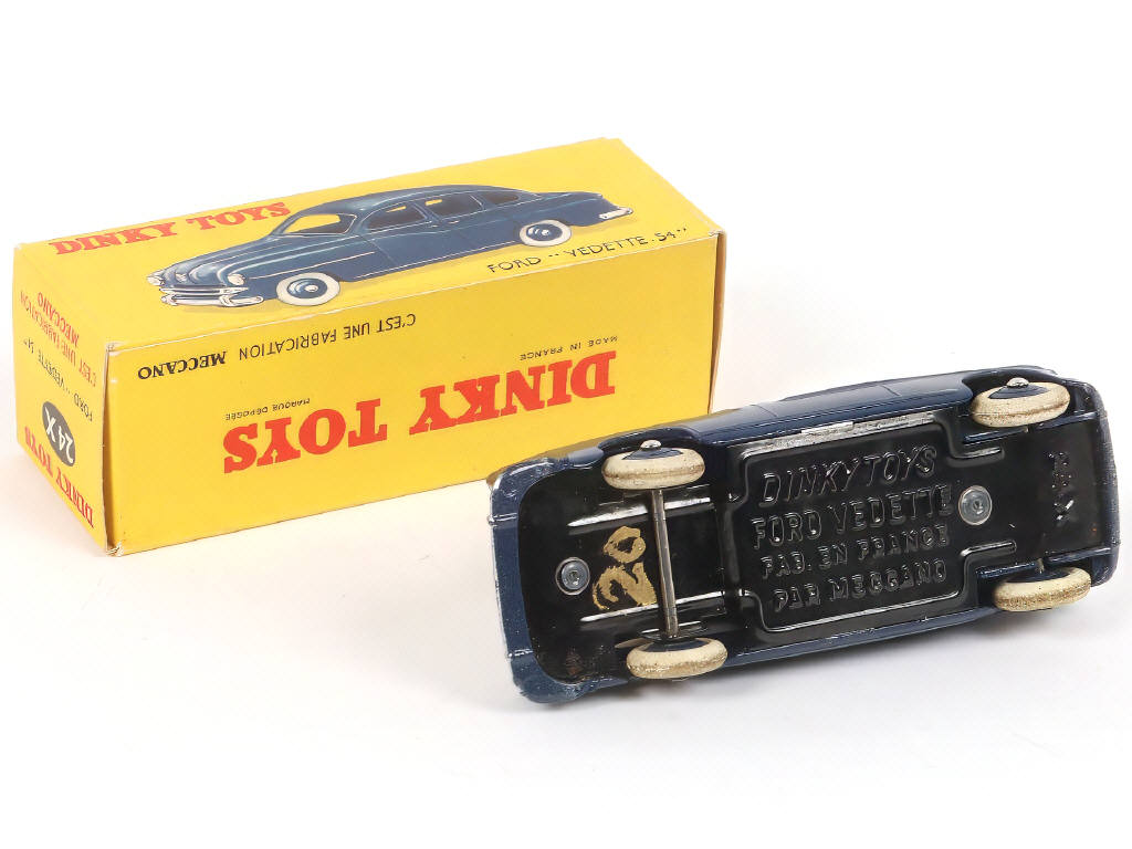 Lot 235 - DINKY TOYS (FRANCE) (1)