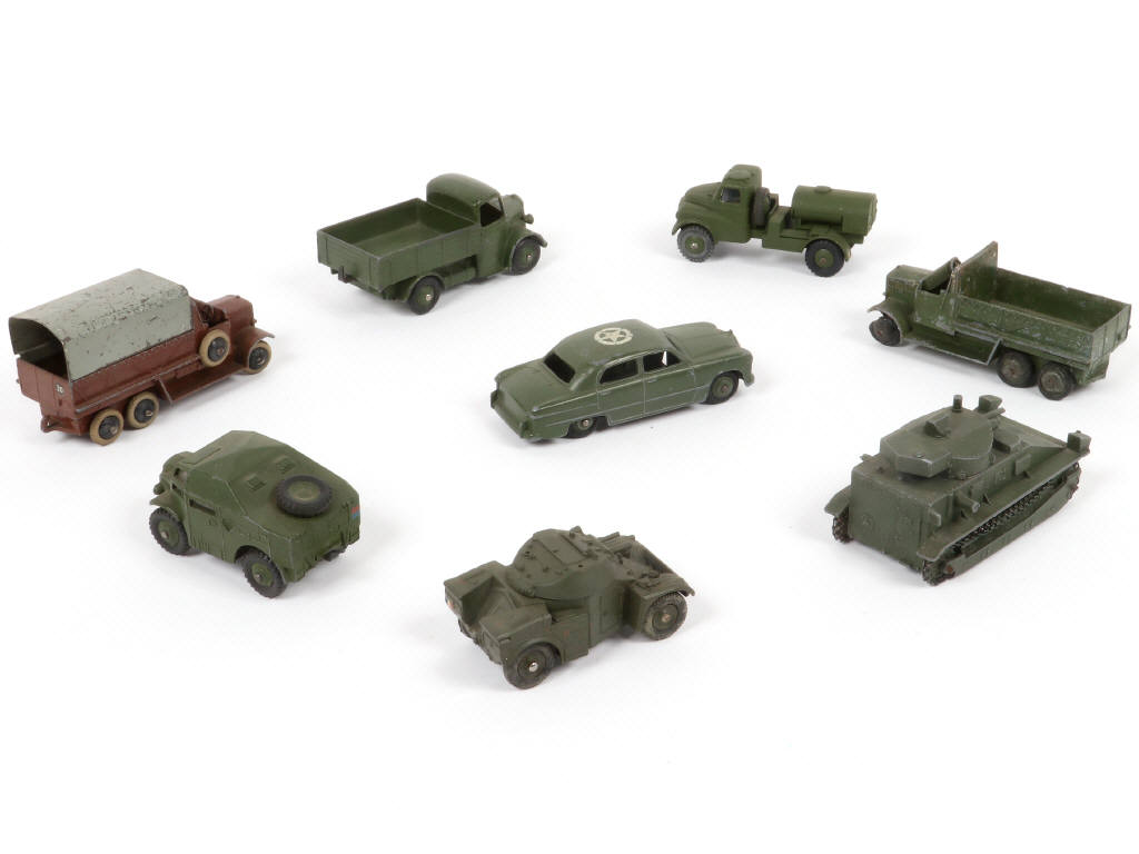 Lot 313 - DINKY TOYS (GB) (8)