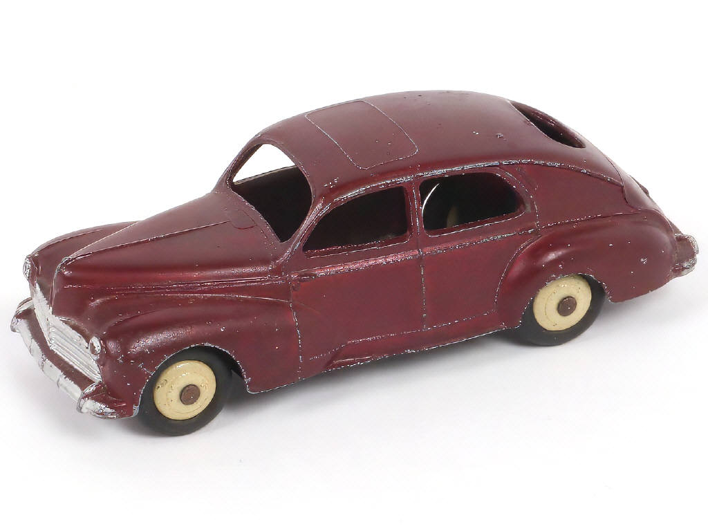 Lot 234 - DINKY TOYS (FRANCE) (1)