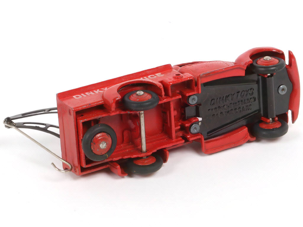 Lot 241 - DINKY TOYS (FRANCE) (1)