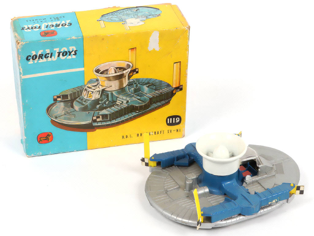 Lot 158 - CORGI TOYS (GB) (1)