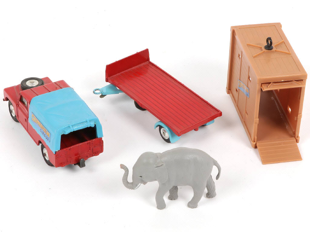 Lot 195 - CORGI TOYS (GB) (1)