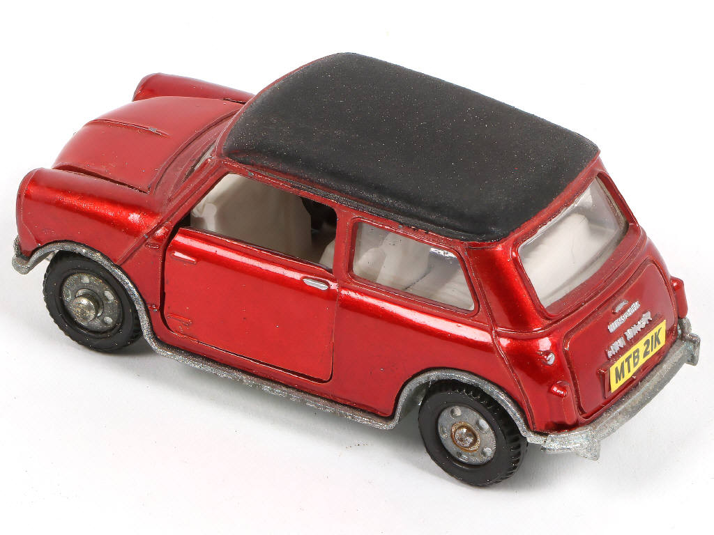 Lot 291 - DINKY TOYS (GB) (1)