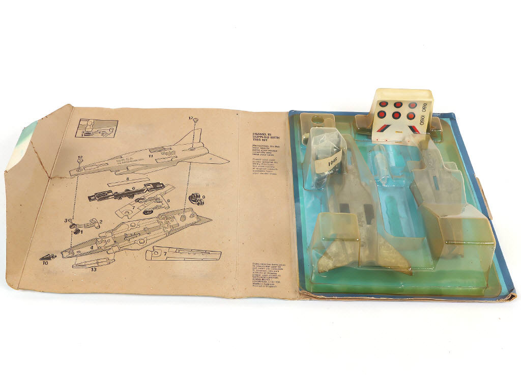 Lot 330 - DINKY TOYS (GB) (3)