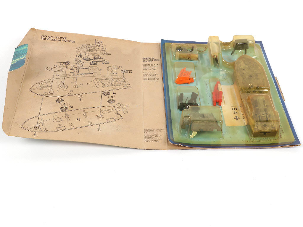 Lot 330 - DINKY TOYS (GB) (3)