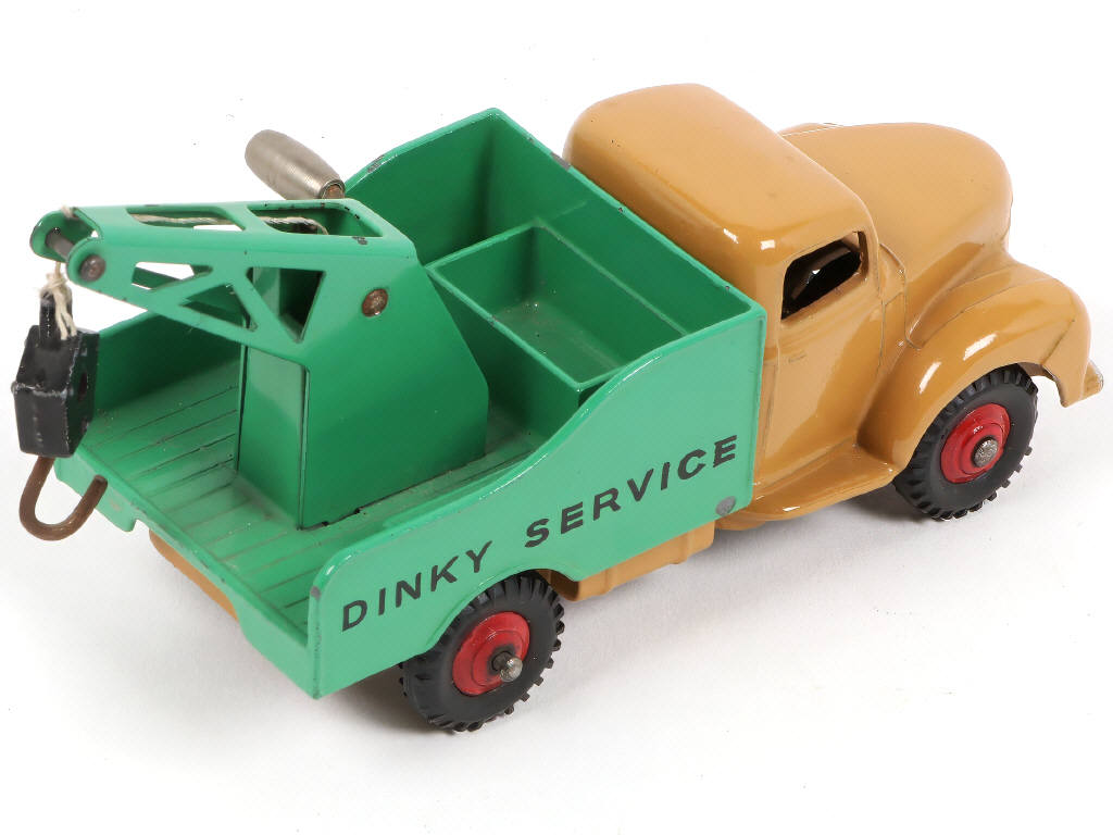 Lot 307 - DINKY TOYS (GB) (1)