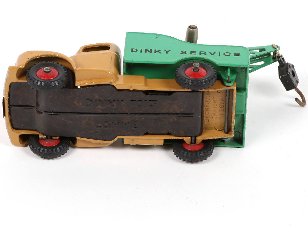 Lot 307 - DINKY TOYS (GB) (1)