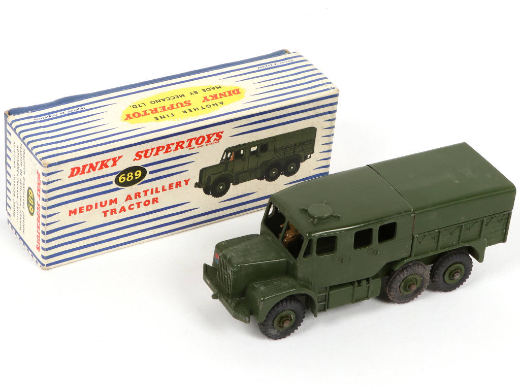Lot 320 - DINKY TOYS (GB) (1)