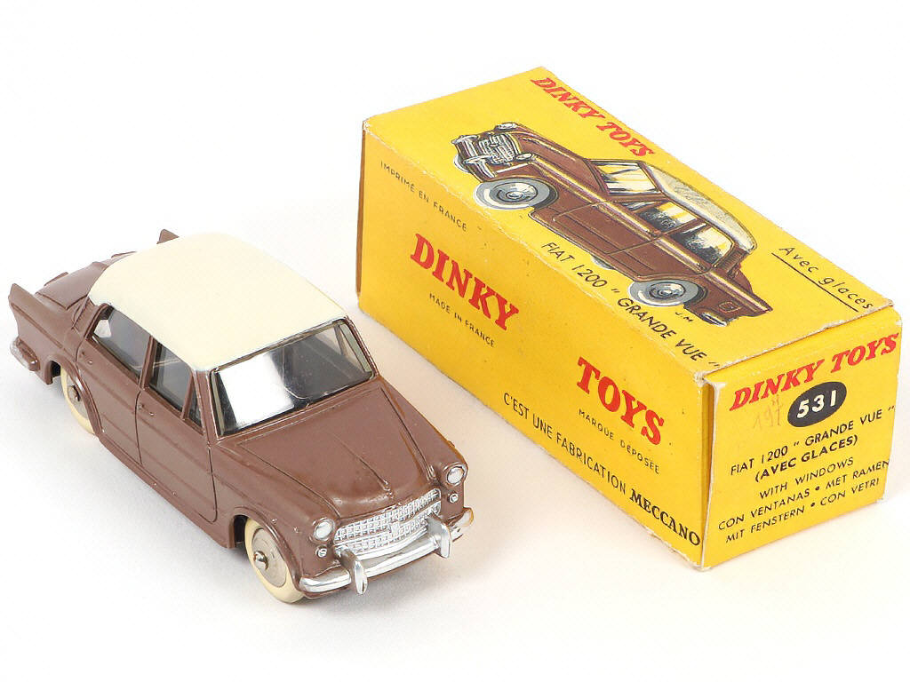 Lot 276 - DINKY TOYS (FRANCE) (1)