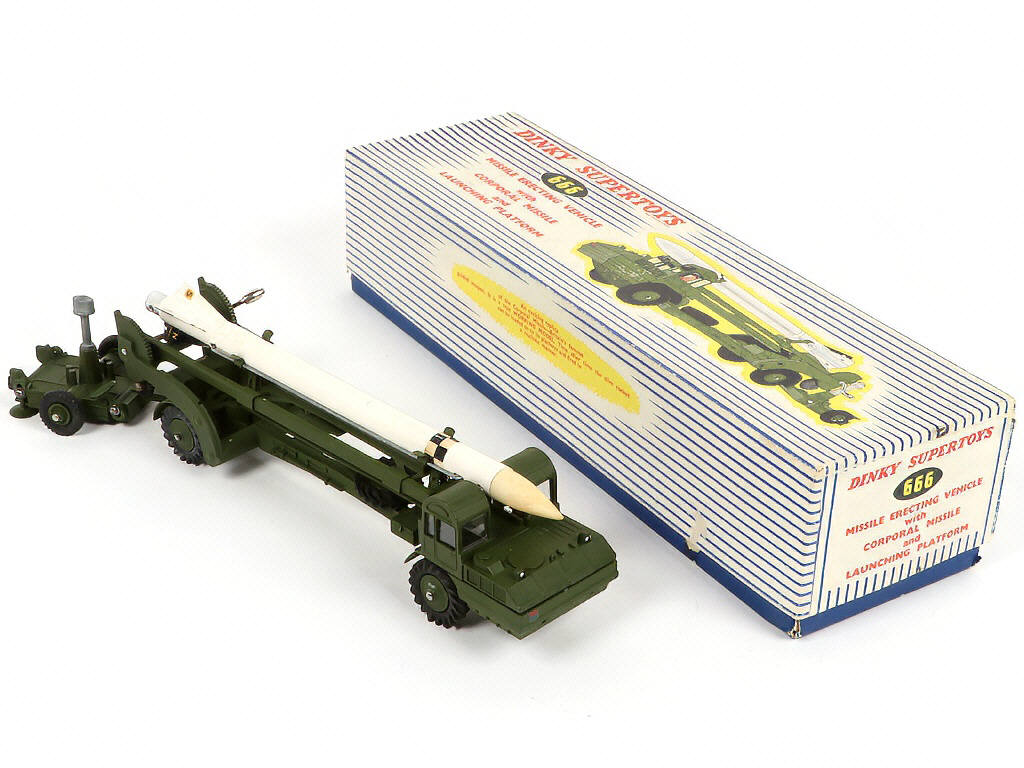 Lot 319 - DINKY TOYS (GB) (1)