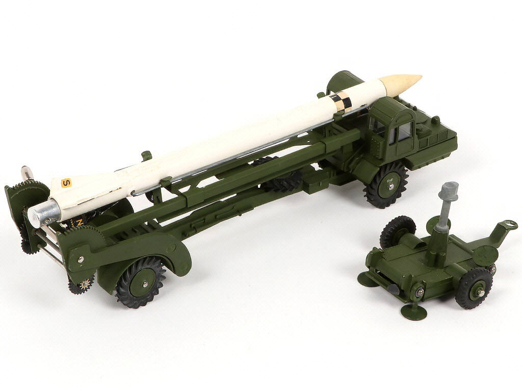 Lot 319 - DINKY TOYS (GB) (1)