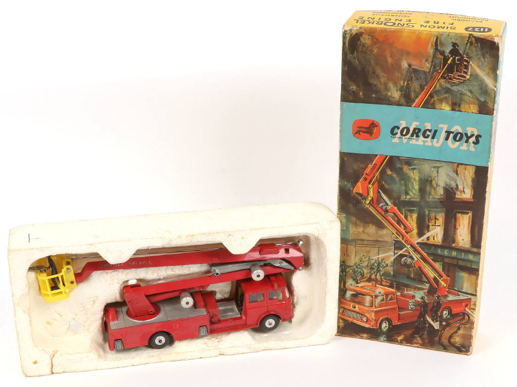 Lot 162 - CORGI TOYS (GB) (1)