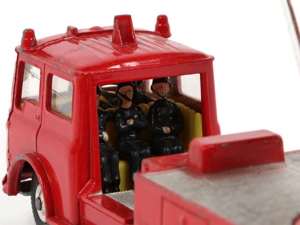 Lot 162 - CORGI TOYS (GB) (1)