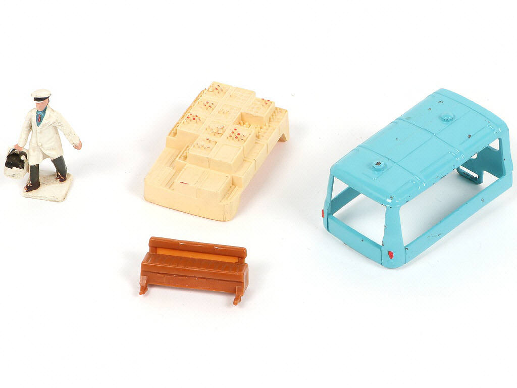 Lot 197 - CORGI TOYS (GB) (1)