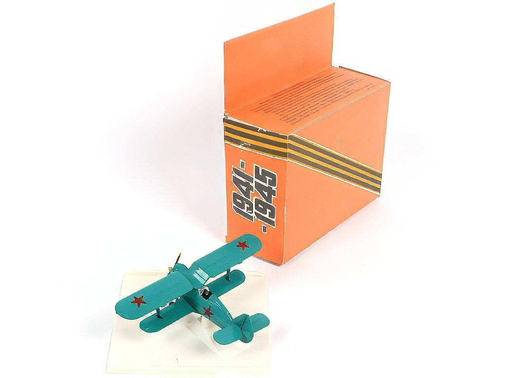 Lot 67 - DIVERS (URSS) (2)