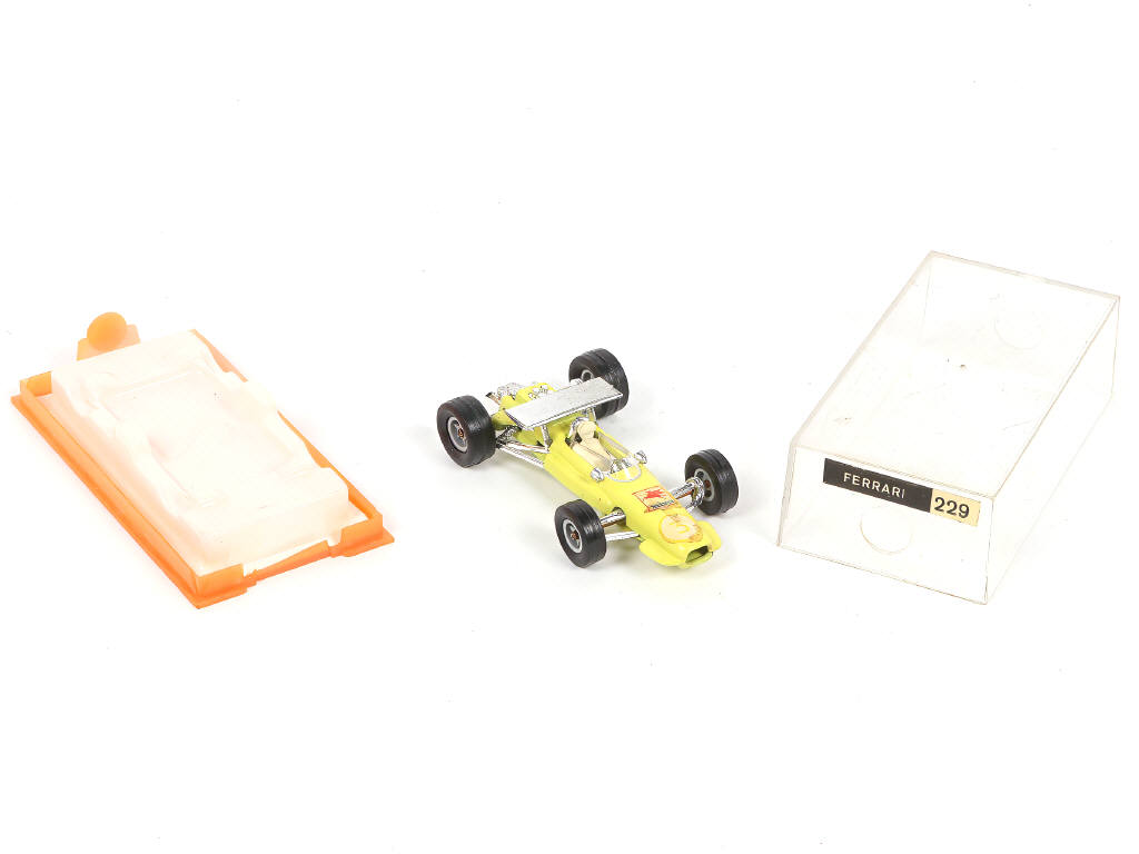 Lot 245 - MAJORETTE (FRANCE) (9)