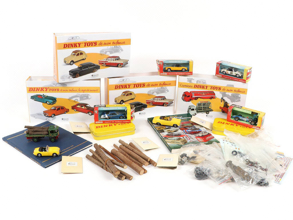 Lot 50 - DIVERS (30)