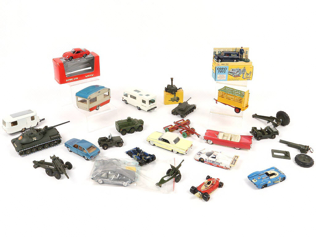 Lot 40 - DIVERS (25)