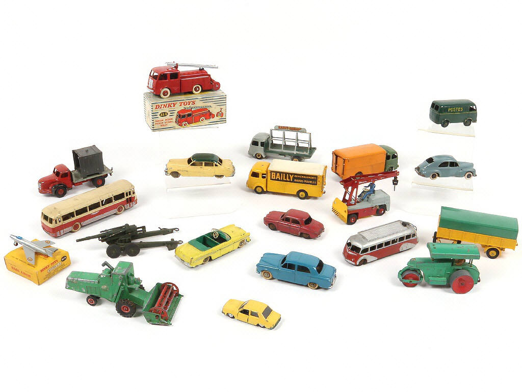 Lot 37 - DIVERS (20)