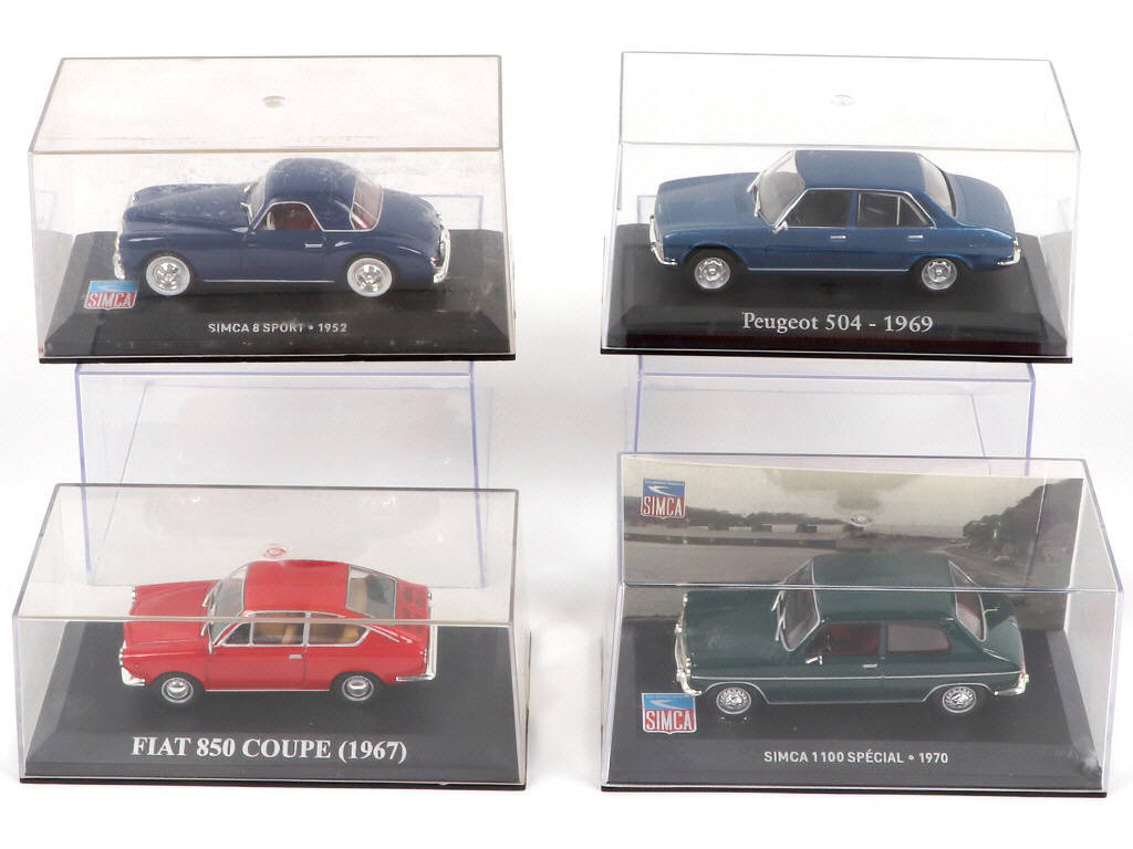 Lot 61 - DIVERS (12)