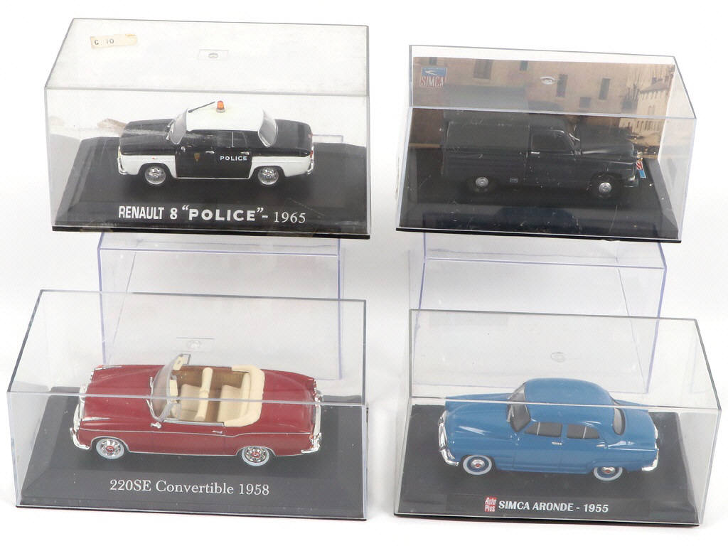 Lot 62 - DIVERS (12)