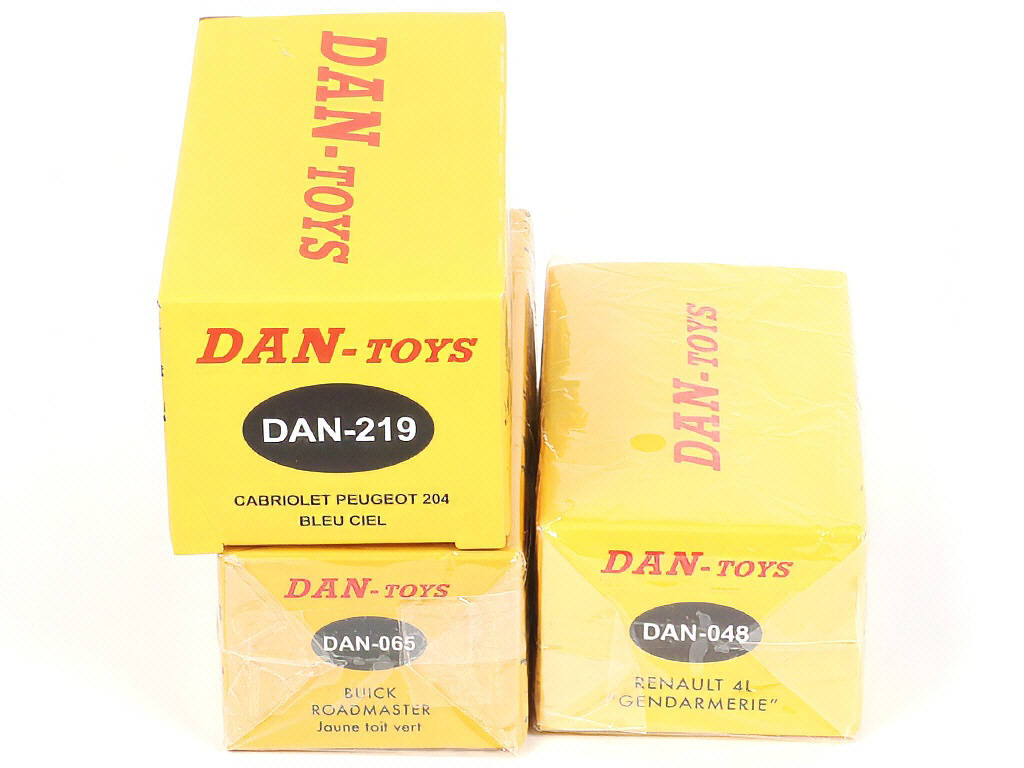 Lot 136 - DAN-TOYS (FRANCE) (3)