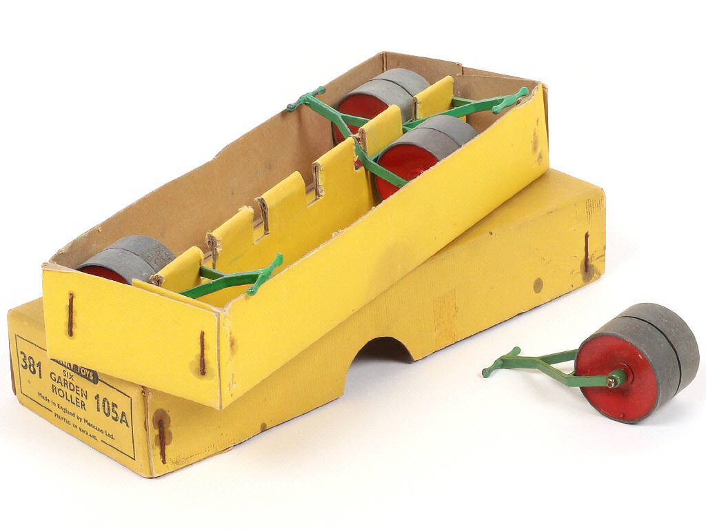 Lot 249 - DINKY TOYS (GB) (1)