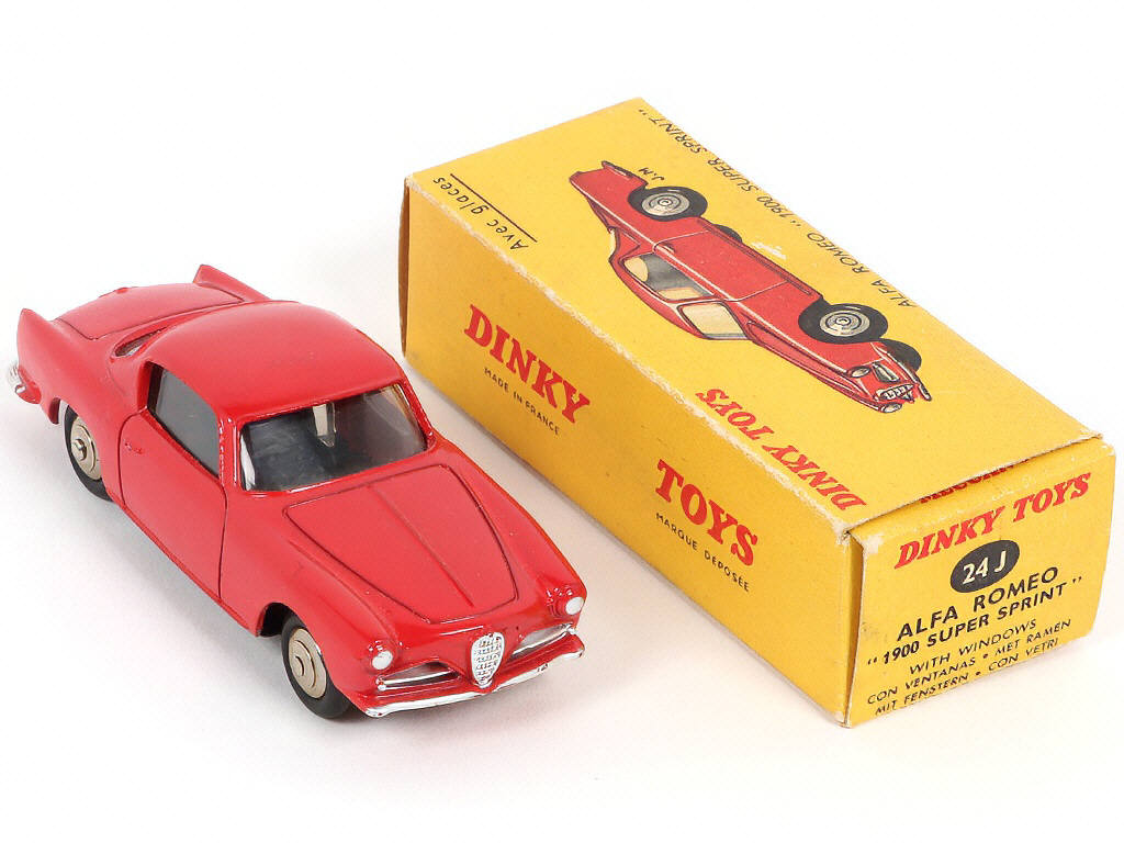 Lot 285 - DINKY TOYS (FRANCE) (1)