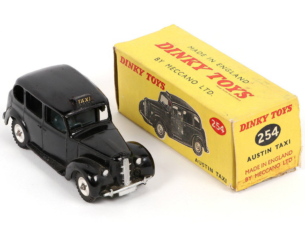 Lot 221 - DINKY TOYS (GB) (1)
