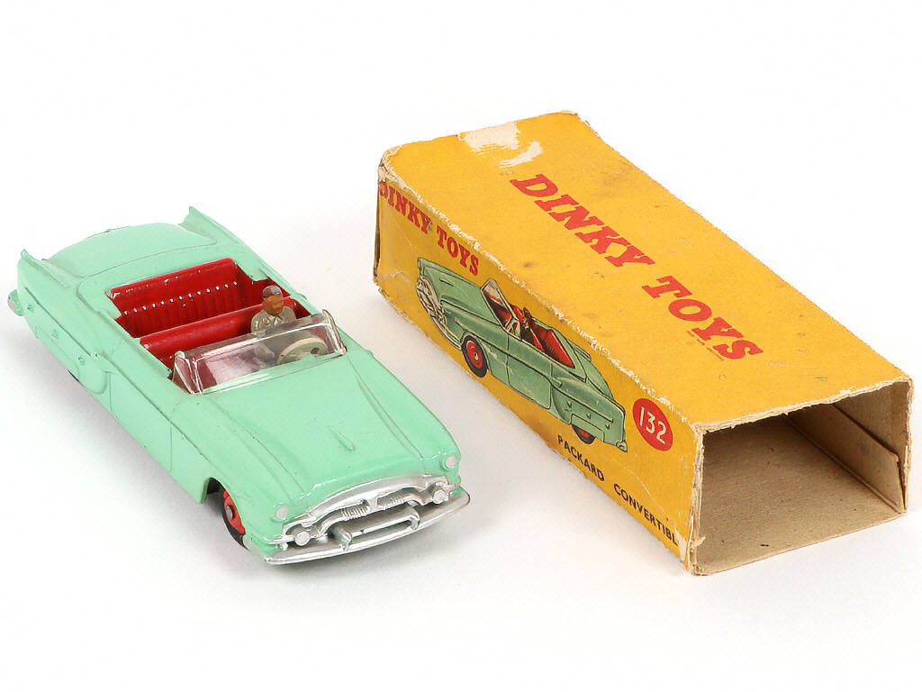 Lot 206 - DINKY TOYS (GB) (1)