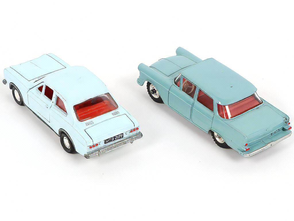 Lot 260 - DINKY TOYS (GB) (2)