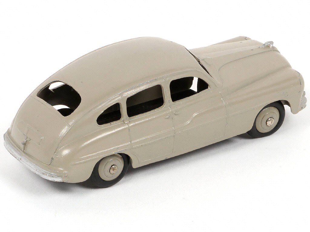 Lot 275 - DINKY TOYS (FRANCE) (1)