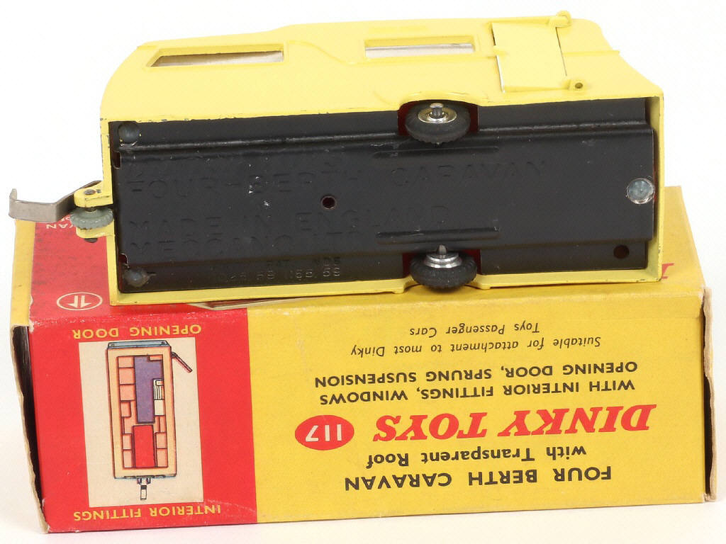 Lot 203 - DINKY TOYS (GB) (1)