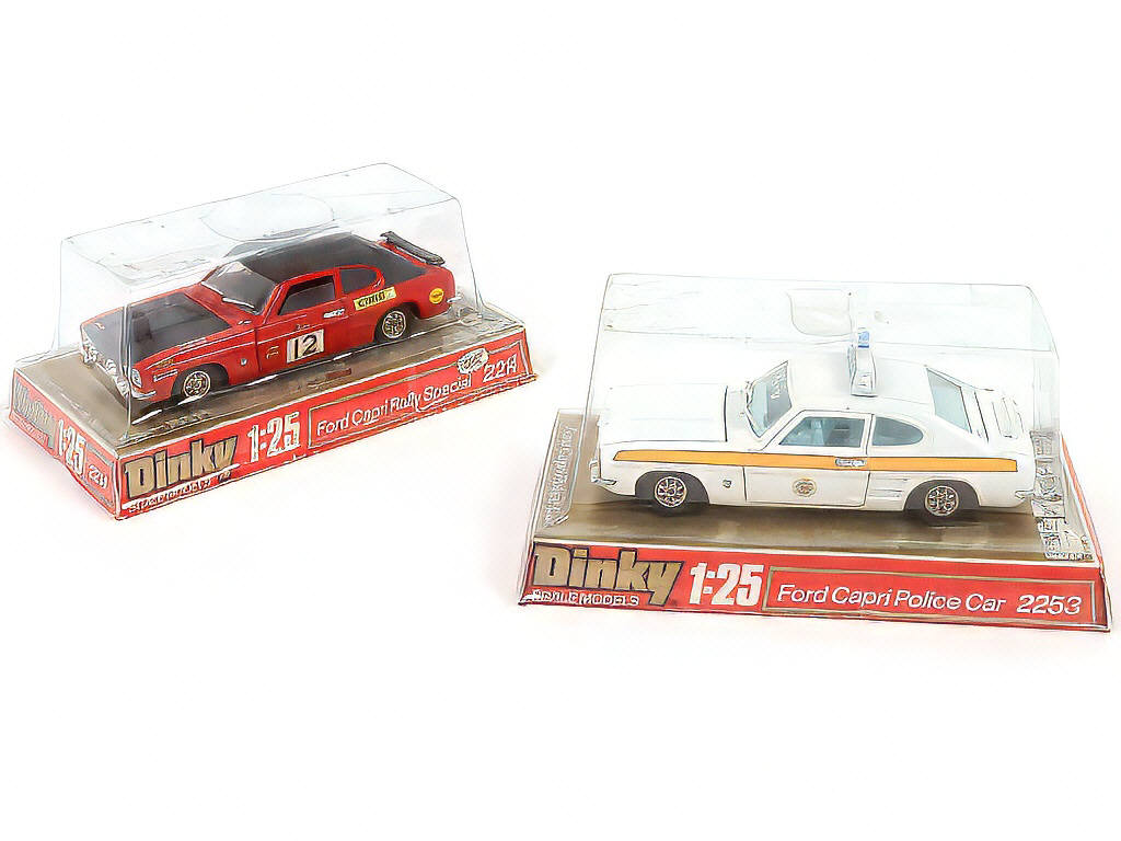 Lot 262 - DINKY TOYS (GB) (2)