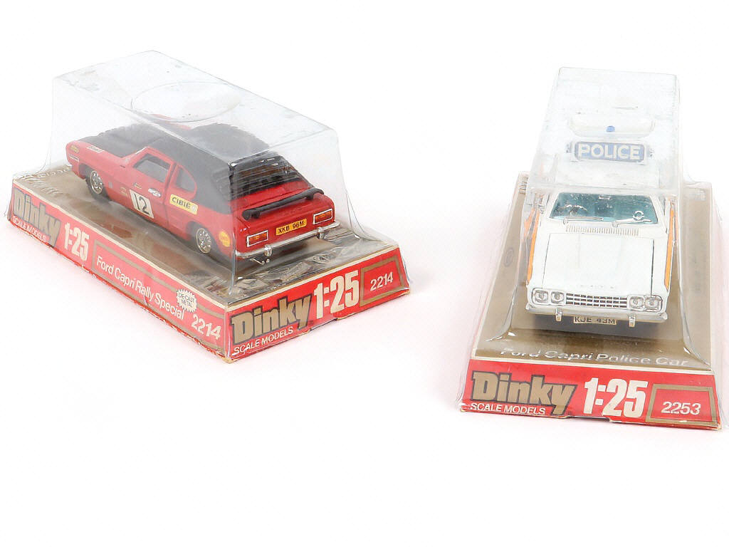 Lot 262 - DINKY TOYS (GB) (2)