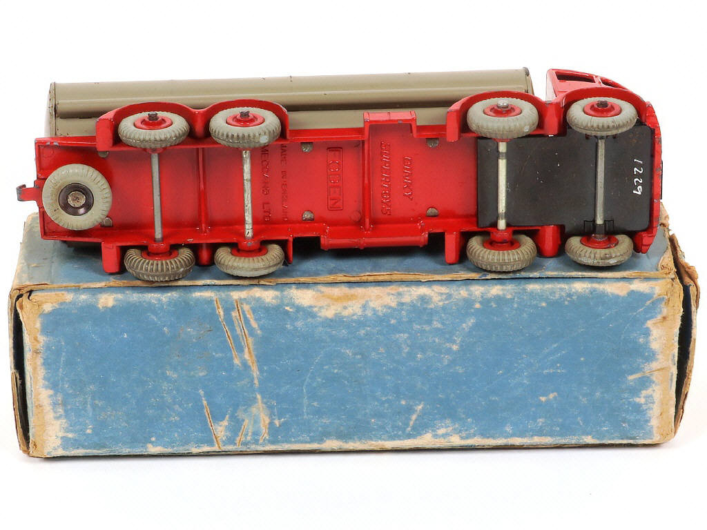 Lot 232 - DINKY TOYS (GB) (1)