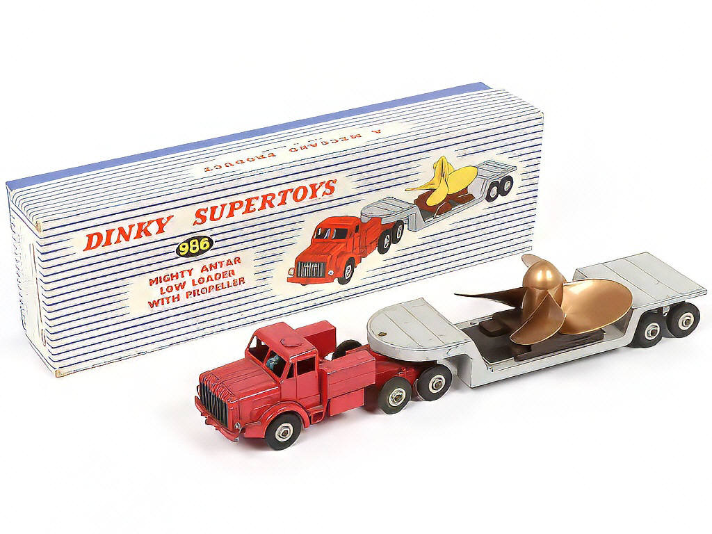 Lot 241 - DINKY TOYS (GB) (1)