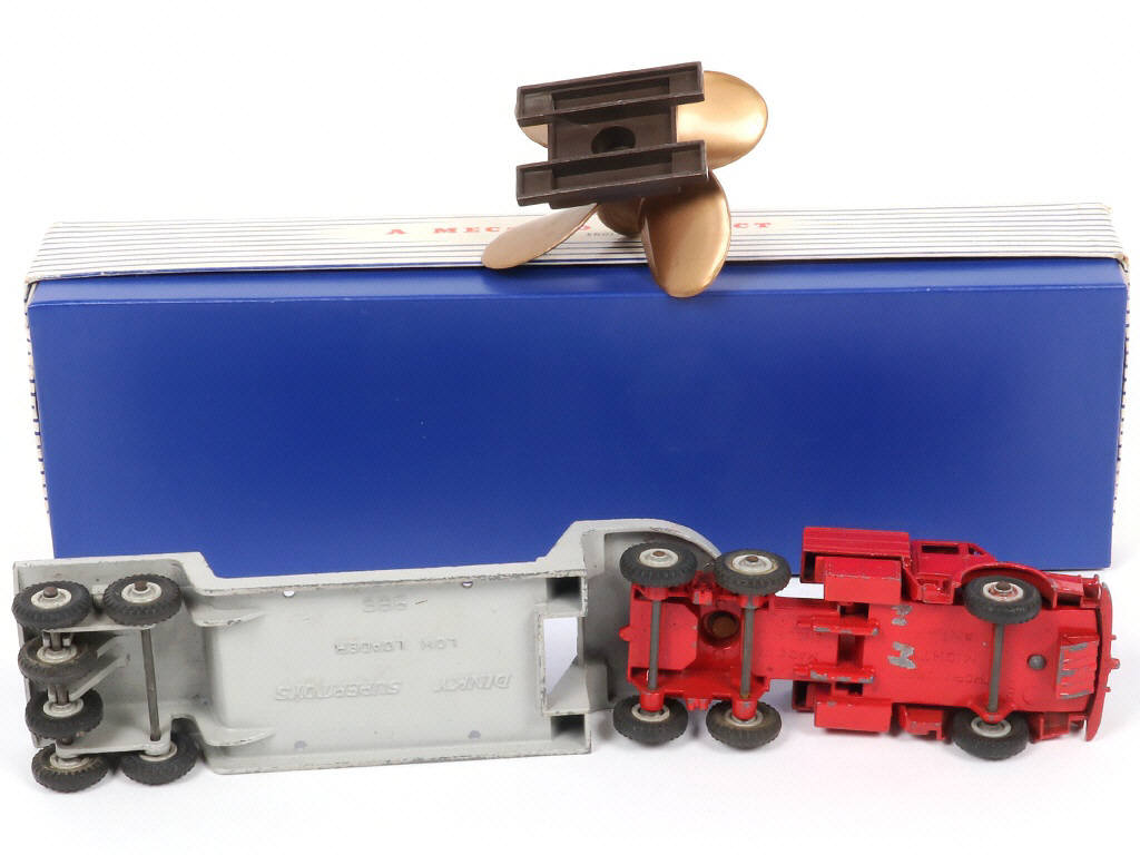 Lot 241 - DINKY TOYS (GB) (1)