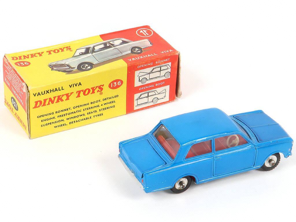 Lot 207 - DINKY TOYS (GB) (1)